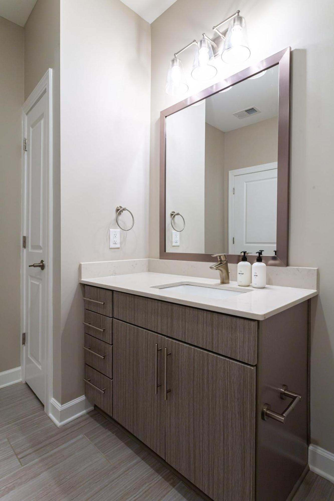 Kasa Freemorewest Charlotte Room photo
