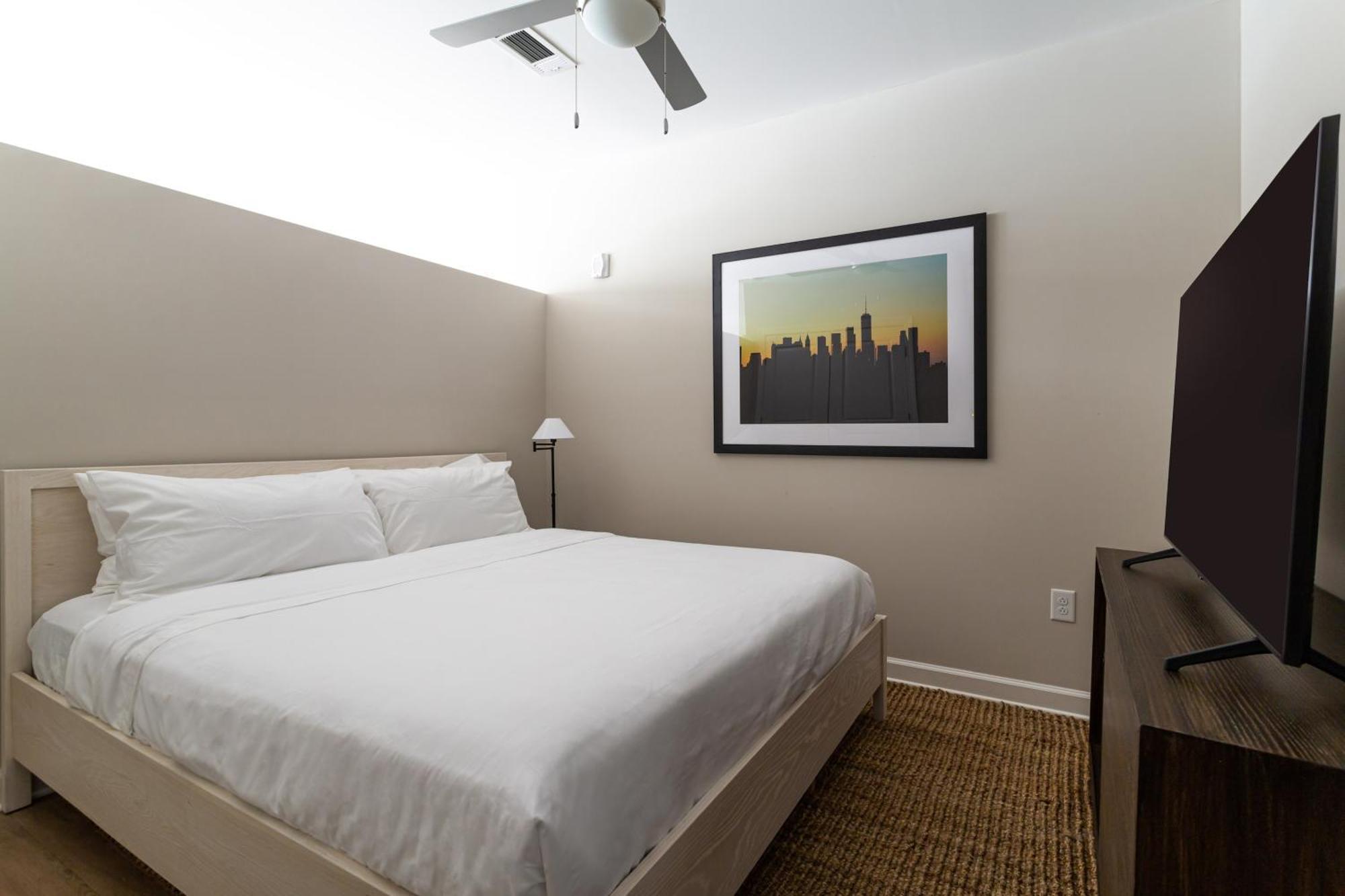 Kasa Freemorewest Charlotte Room photo