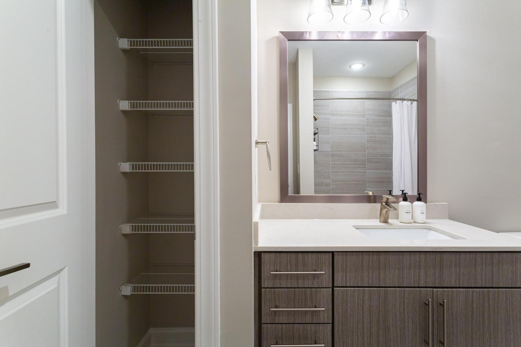 Kasa Freemorewest Charlotte Room photo